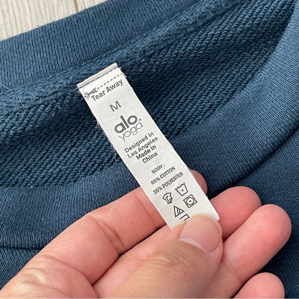 Alo Grommet Sweatshirt candace crop pullover womens Blue (medium) athleisure gym - Picture 2 of 6